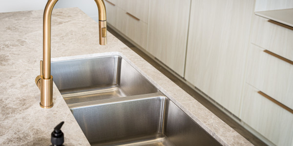 Comprar / Vender Casas Unifamiliares y Chalets en Berga · con Cocinas de Diseño