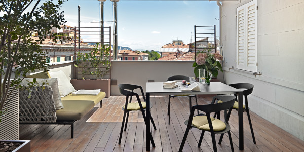 Comprar / Vender Pisos y Plantas Bajas en Saldes · con Terraza