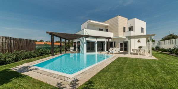 Inversores, Intermediarios, Agentes y Brokers Inmobiliarios en Saldes · Villas